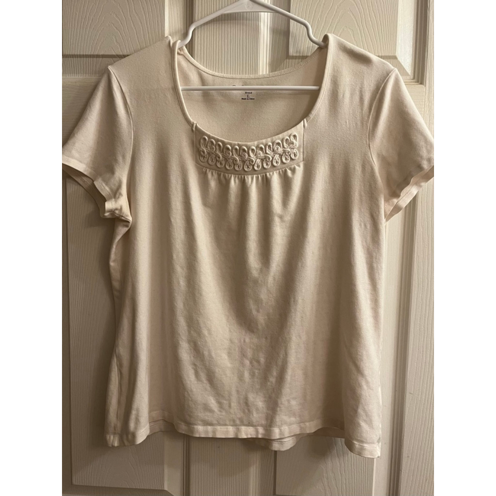 CROFT& BARROW~WOMENS WHITE DECORATIVE FRONT~ BLOUSE~LG